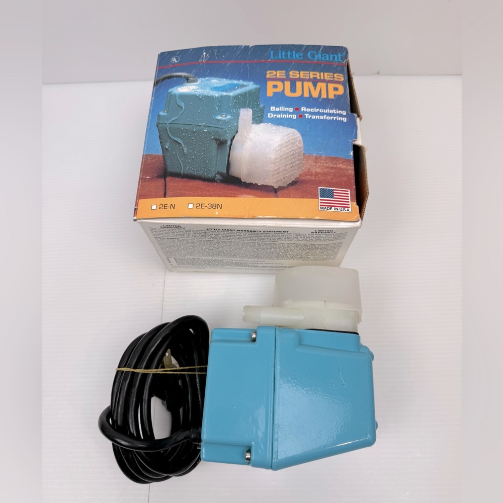 Little Giant 502103 2E-N Oil Filled, Direct Drive Submersible Pump Used Tested